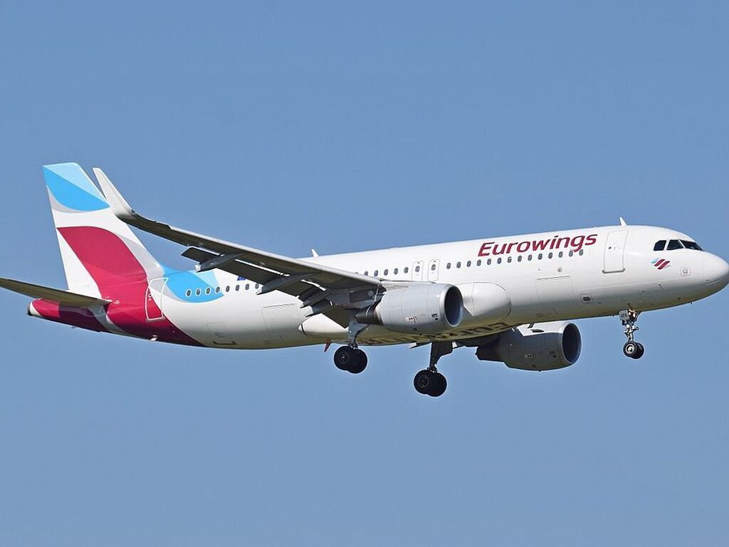 Eurowings A320 200 D AIZS arrives London Heathrow 15 Sep2015 arp